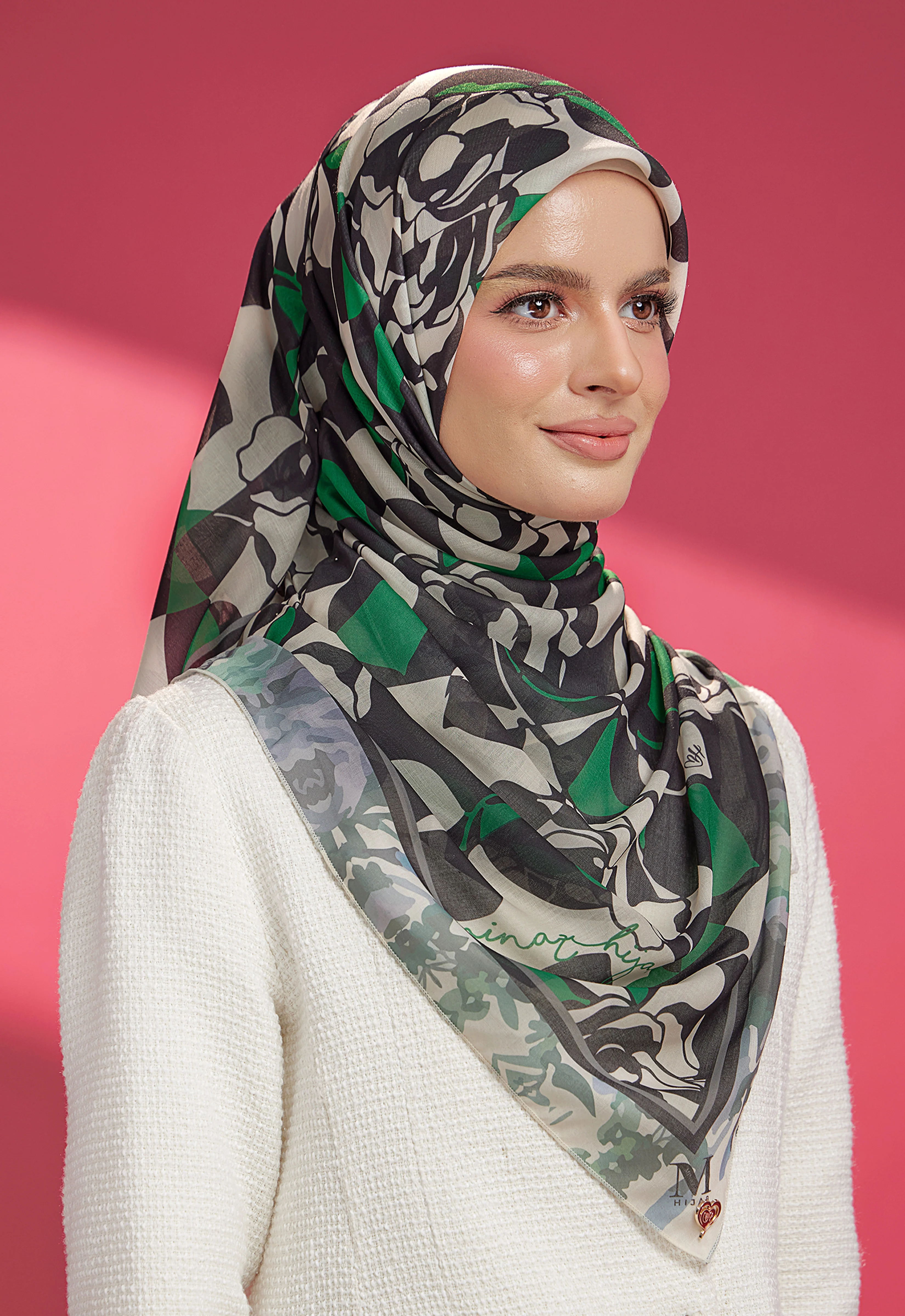 JULIA - Image 3